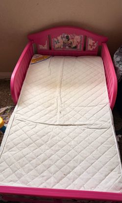 Minnie Mouse toddler bed toy box and table