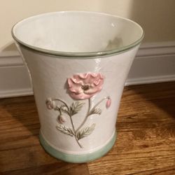 Gorgeous Ceramic Wastebasket Embossed Flowers Crackle Glaze Design Preowned 