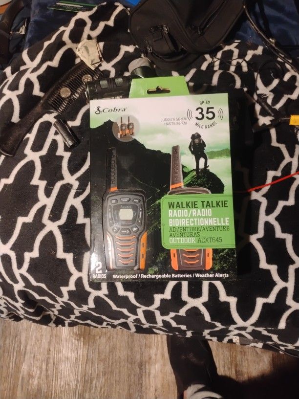Cobra Walkie Talkie