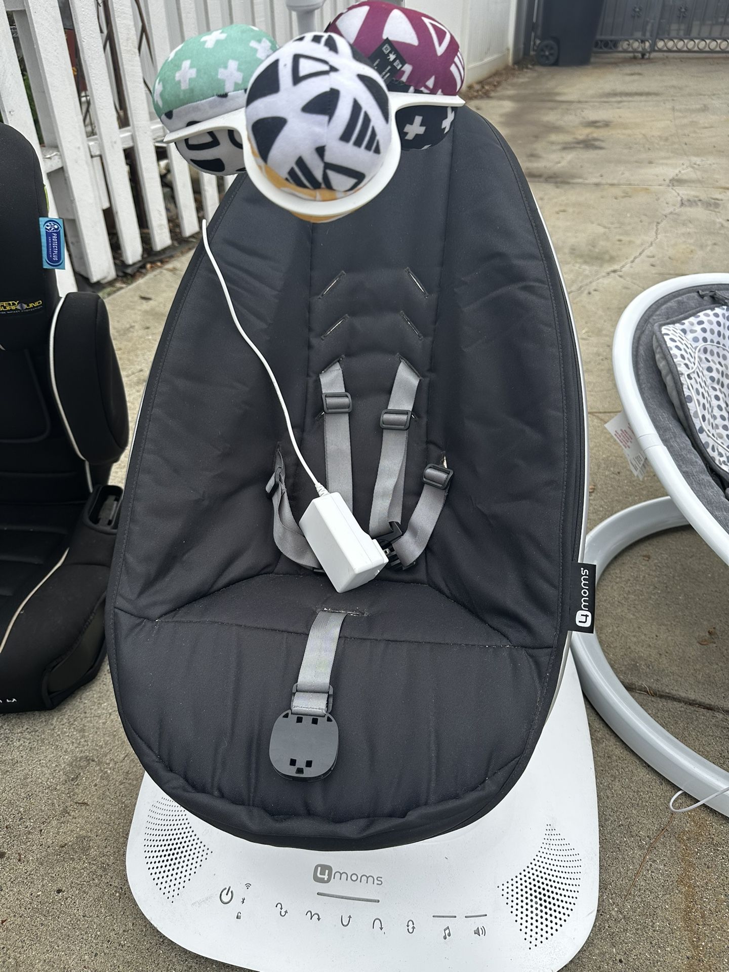 Mamaroo 4 Mom Swing