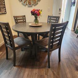 4 Seat Round Dining Table
