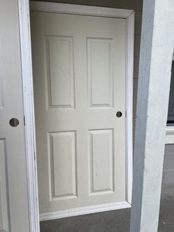 Wood Door 2’8 x5’5 24x60With Frame