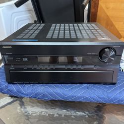 Onkyo TX-SR806 7.1 MultiZone Home Theater AV Receiver Good in Working Condition 