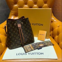 Bucket bag