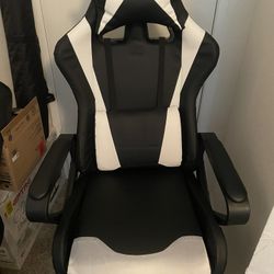 Black/white Gaming Chair 