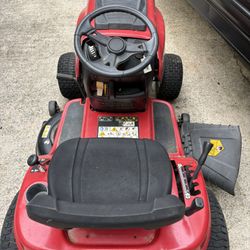Yard Machine / Red