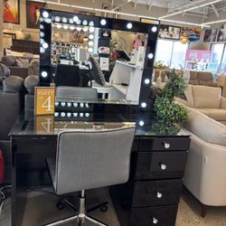 Beautiful Vanity Set 