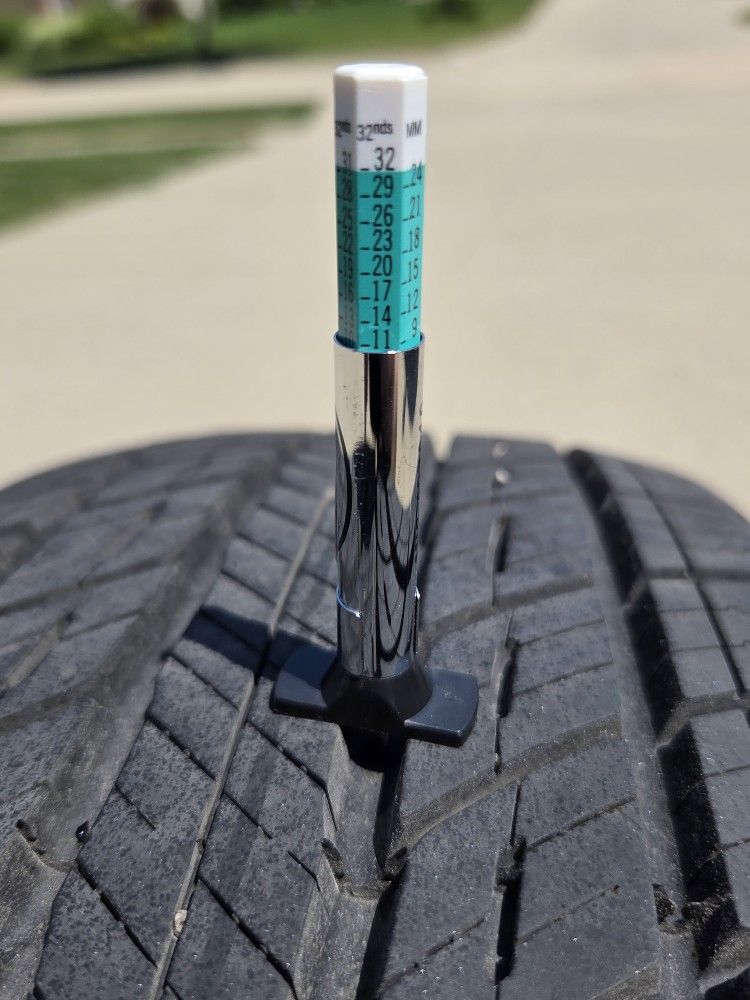 Uniroyal Tiger Paw Touring A/S Size: 225/60 R18 Tread Depth New: 11/32