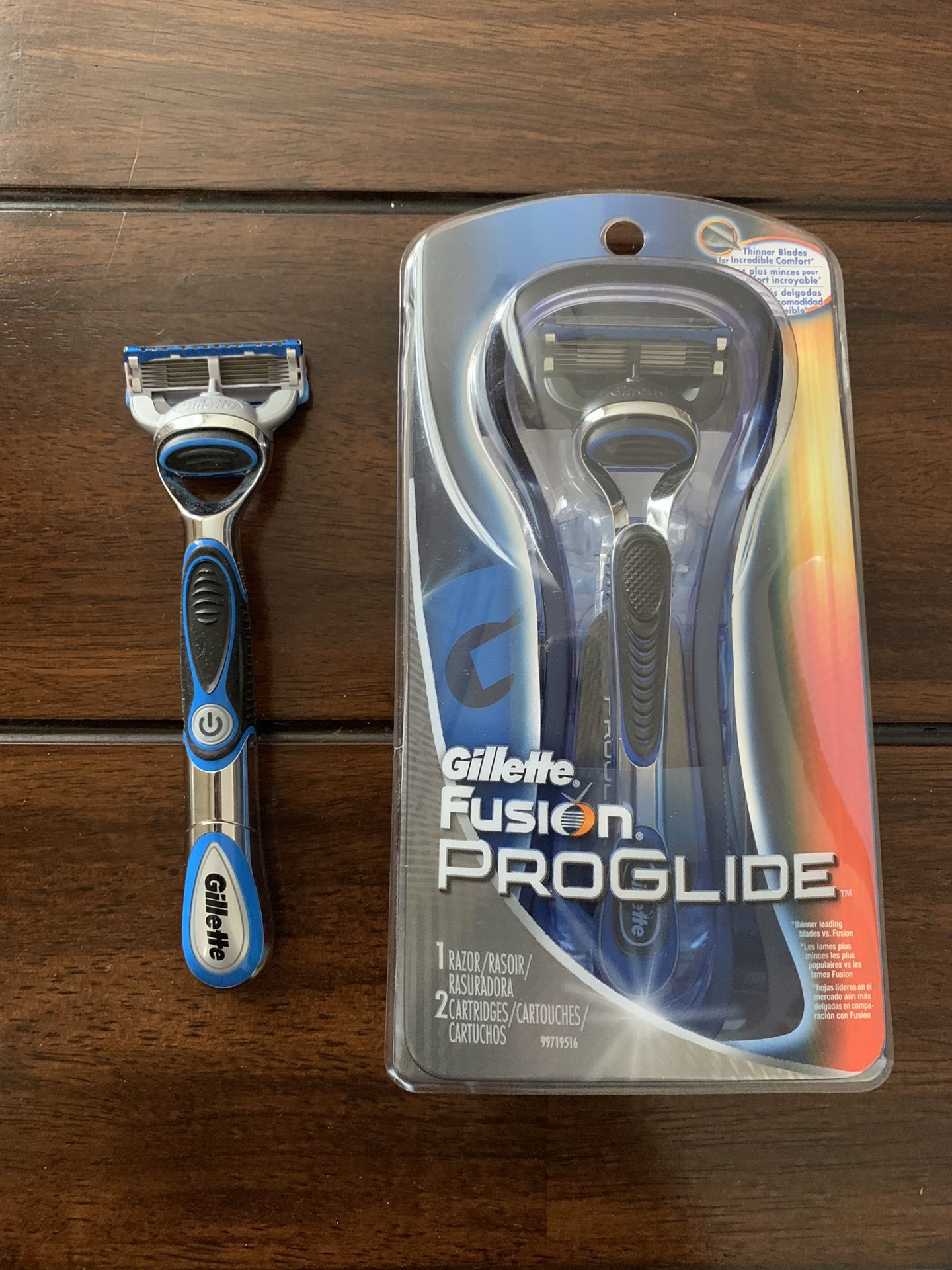Gillette Fusion ProGlide Manual Razor + 2 Cartridges