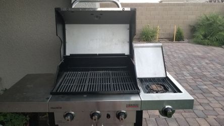 CharBroil Grill with a side burner