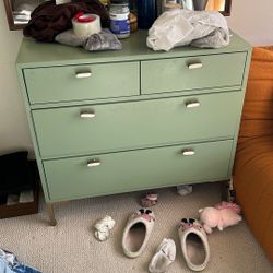 Dressers Need Gone Moving