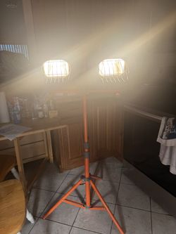 Twin- Tripod Light
