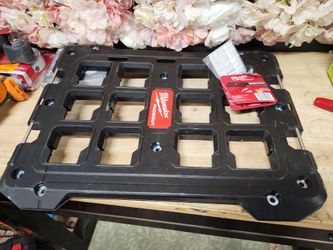 Milwaukee
PACKOUT Wall and Floor Mounting Plate