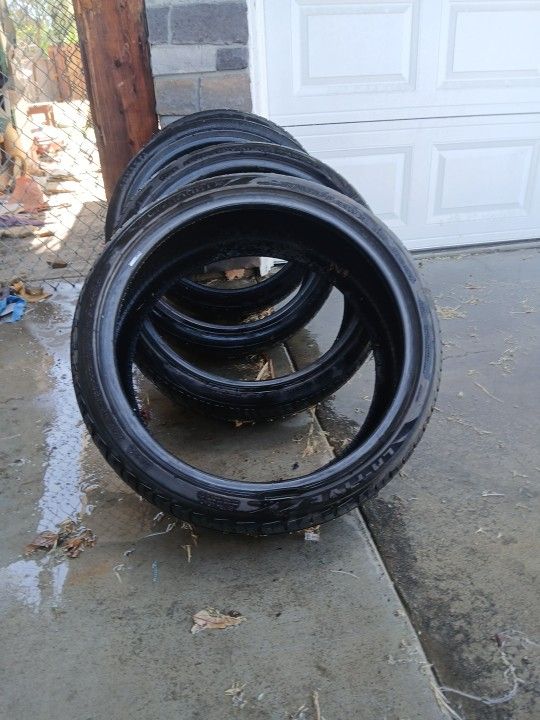 Very Nice 20s Like New Only Had On One Month