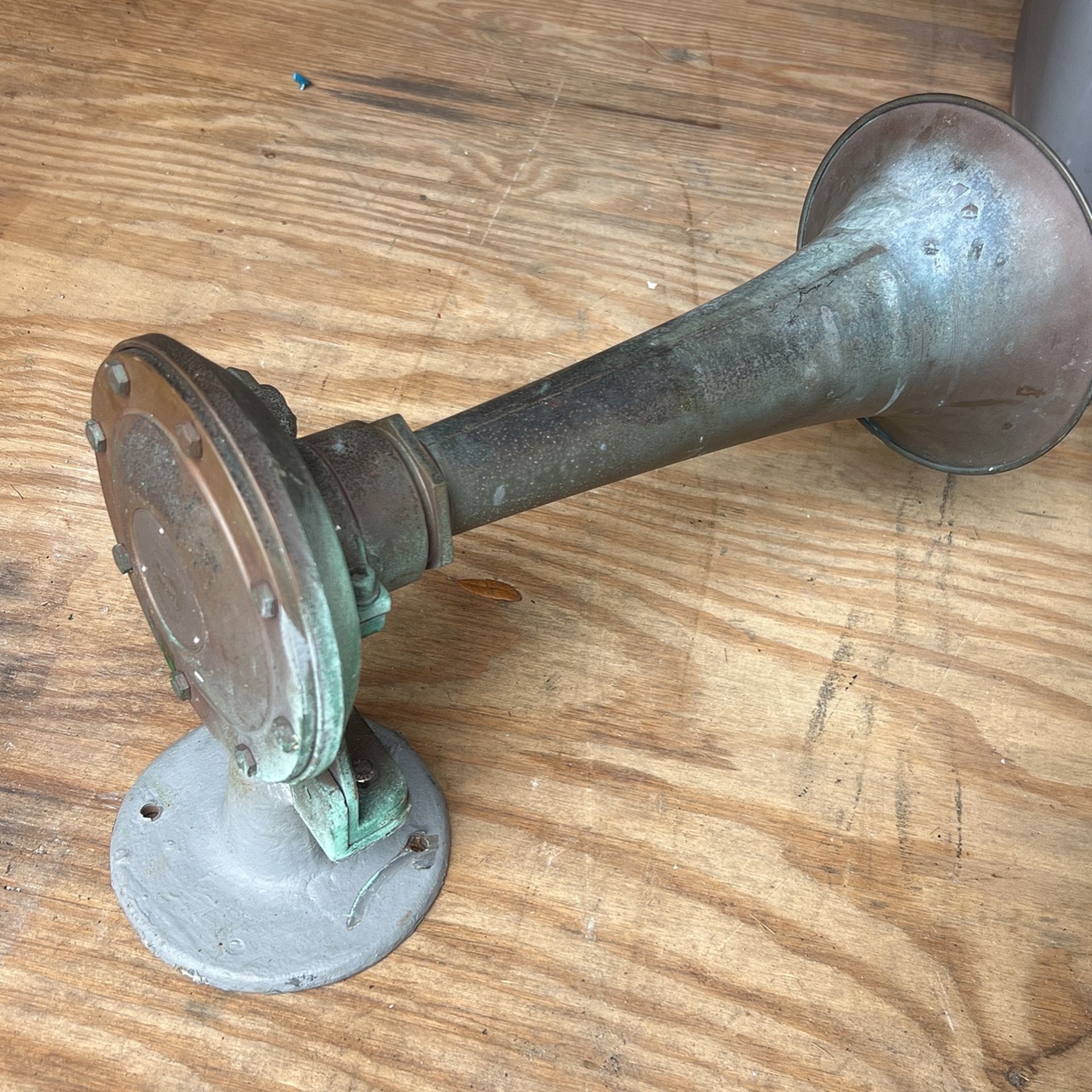 Kahlenberg Air Horn