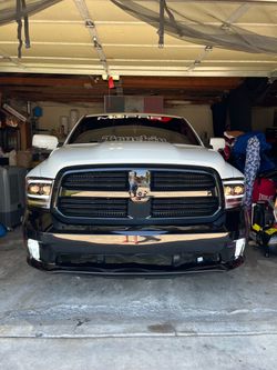09-23 Dodgeram headlights & Hood