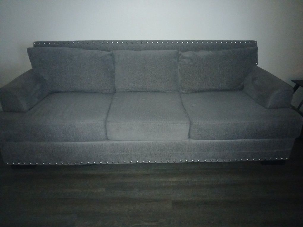 Couch grey