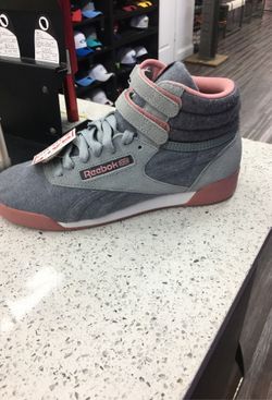 Reebok junior sizes 4,5,5.5,6 available