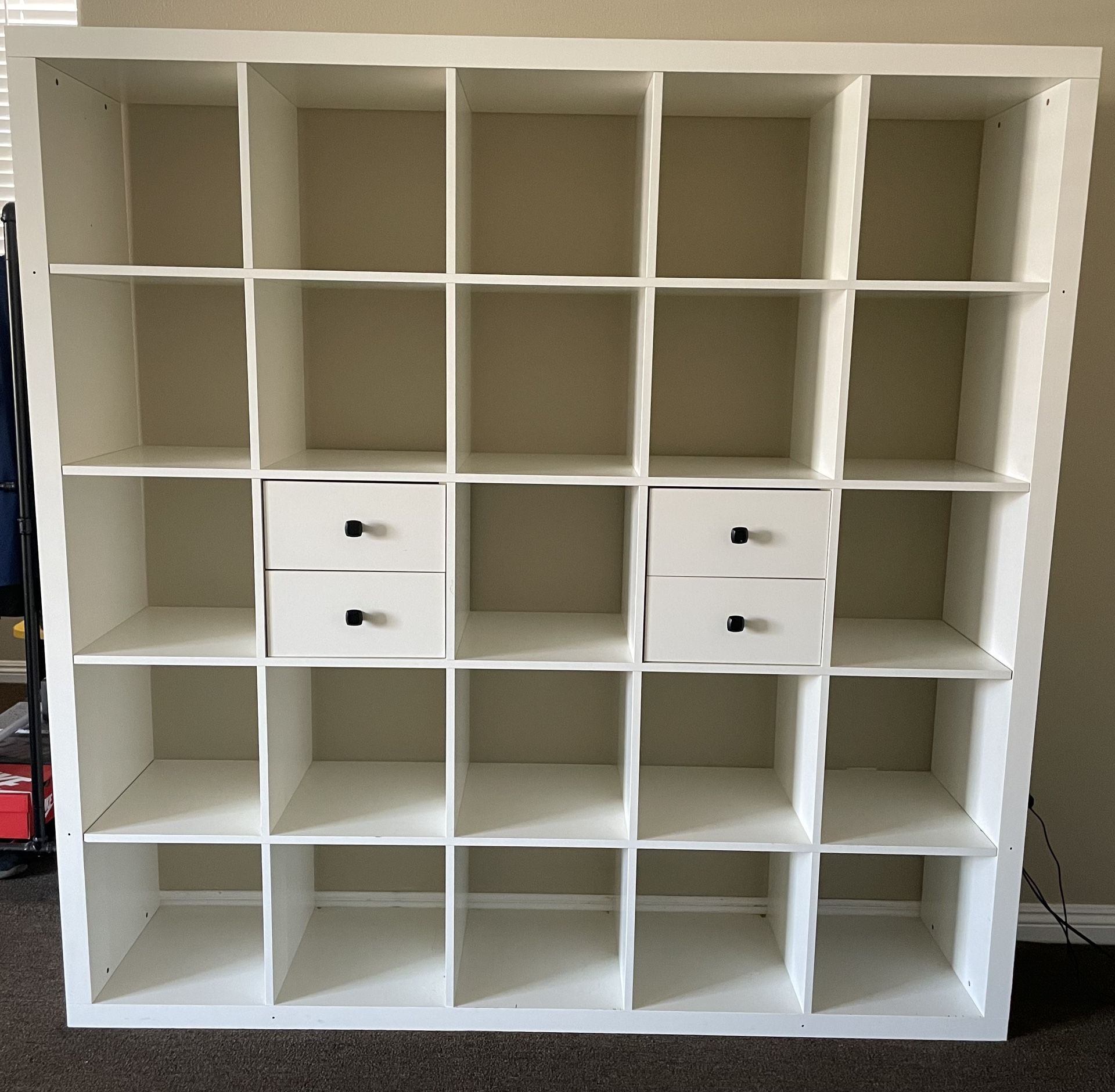 White Shelf