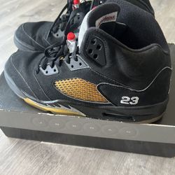 - Jordan 5 Retro Black Metallic W/ Original Box