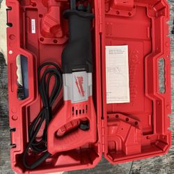 Milwaukee 12 Amp SAWZALL Reciprocating Saw with Case