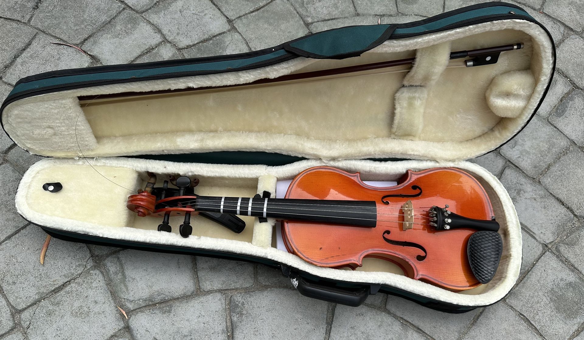 Violin + Case + Tuner + Chin Pad