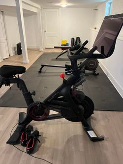 2021 Peloton Bike Plus - Very Good Condition,  - Chicago, IL