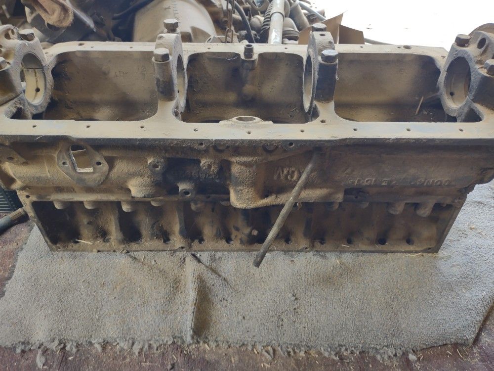 261 Inline 6 Engine Block