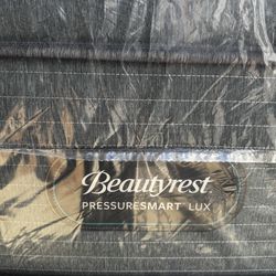 New queen size Beautyrest mattress