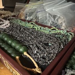 Rock Necklaces For Arts And Jewelery Pieces! 