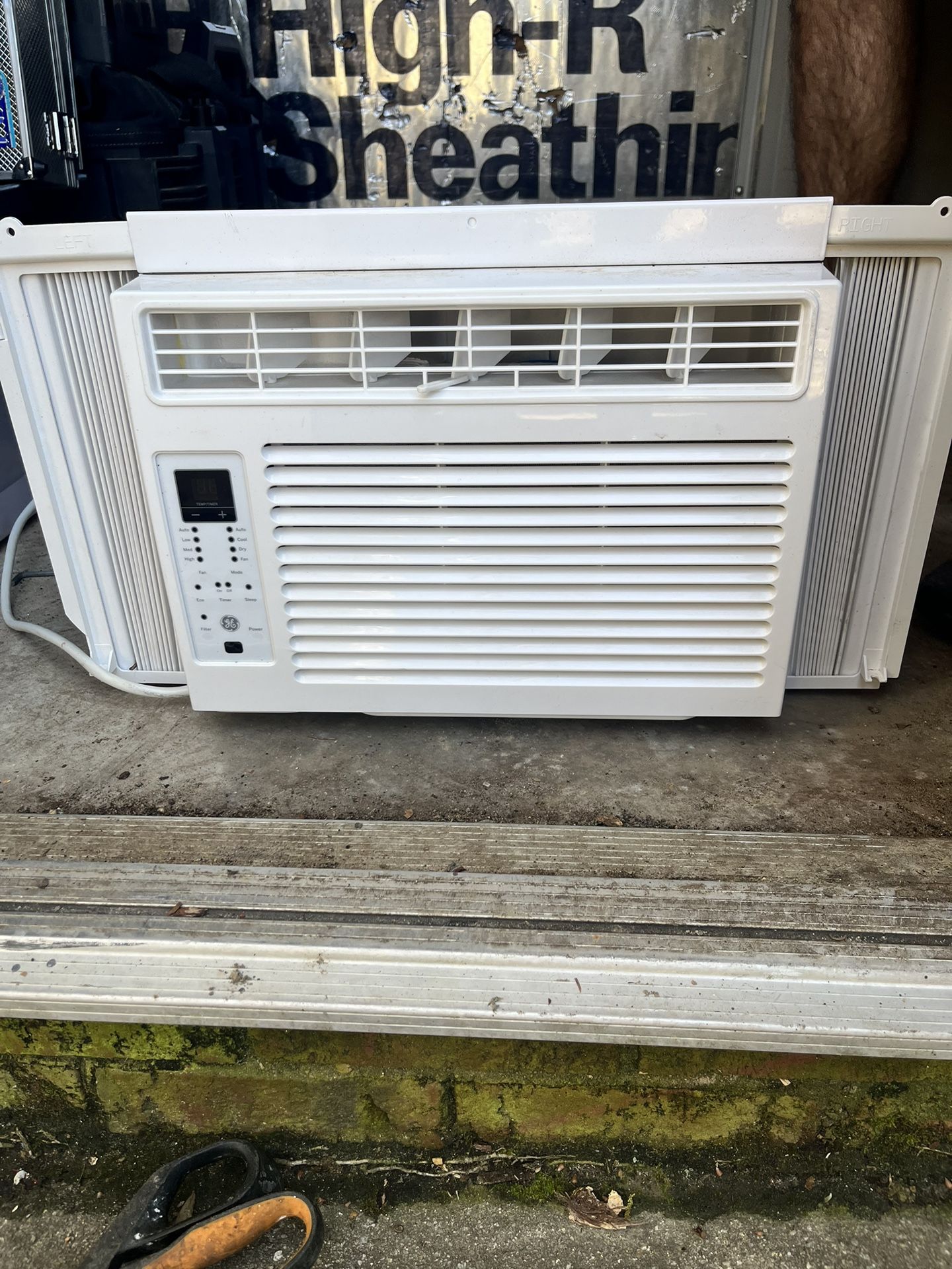 AC window unit 