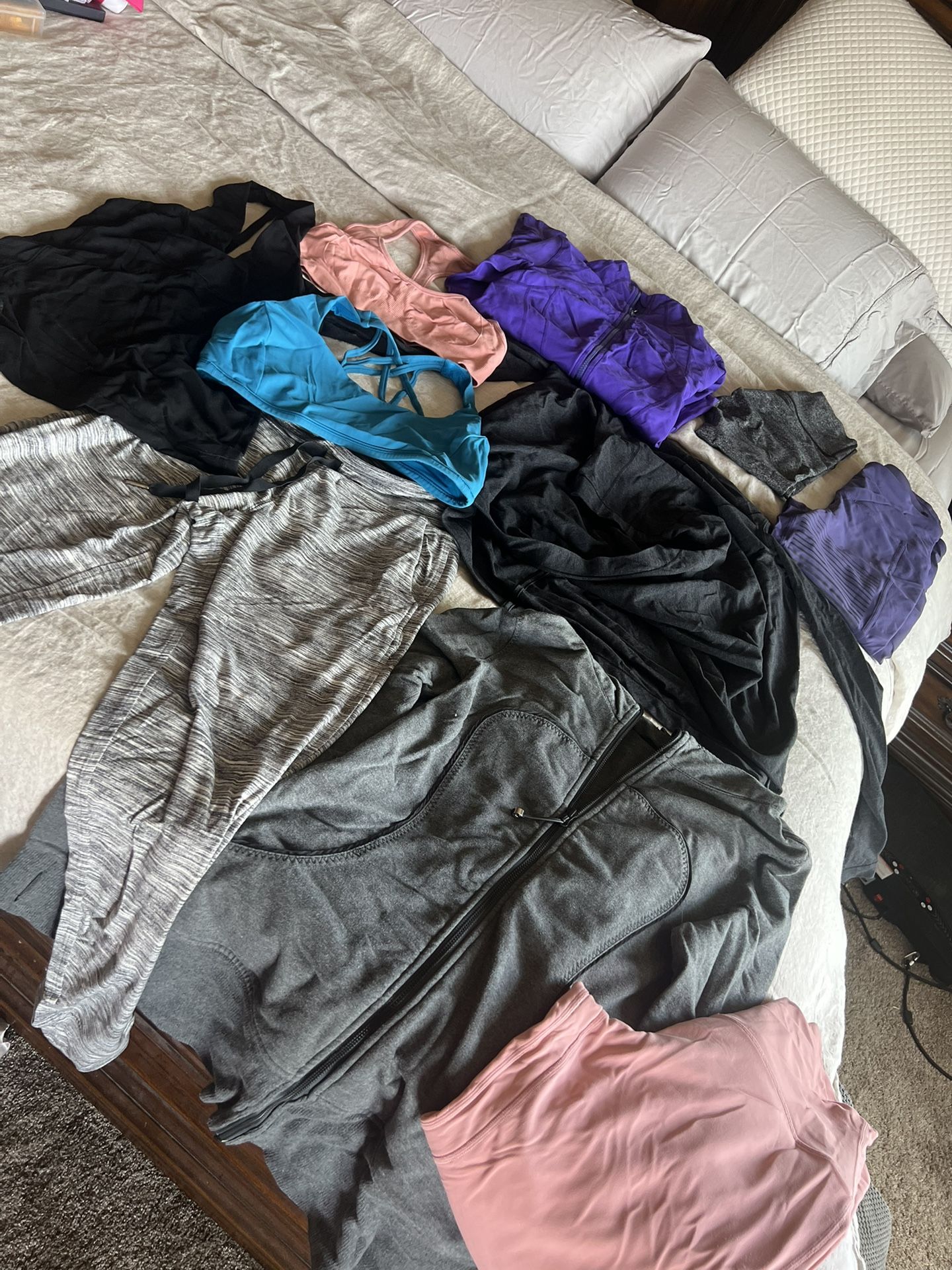 Lululemon clothes
