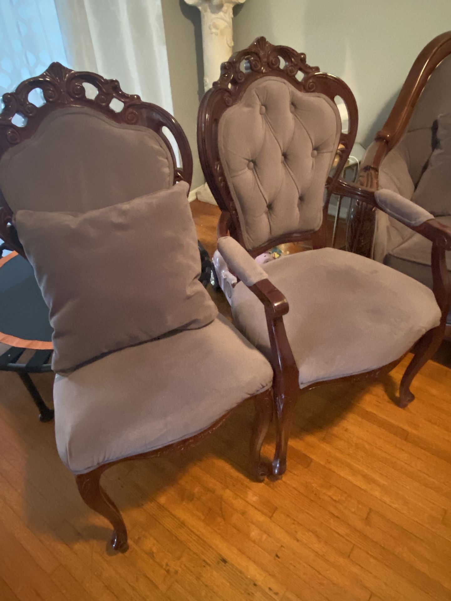 4 Chairs 2 Armchairs