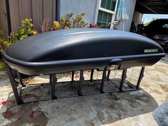 Yakima Pro S16 rooftop cargo box