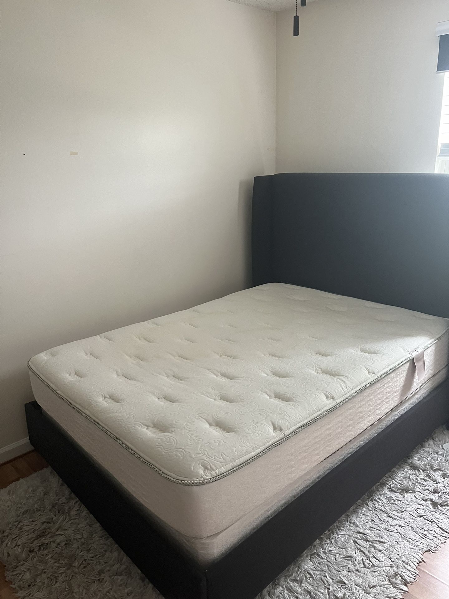 Full Bed With Headboard, Frame, Box spring And Mattress
