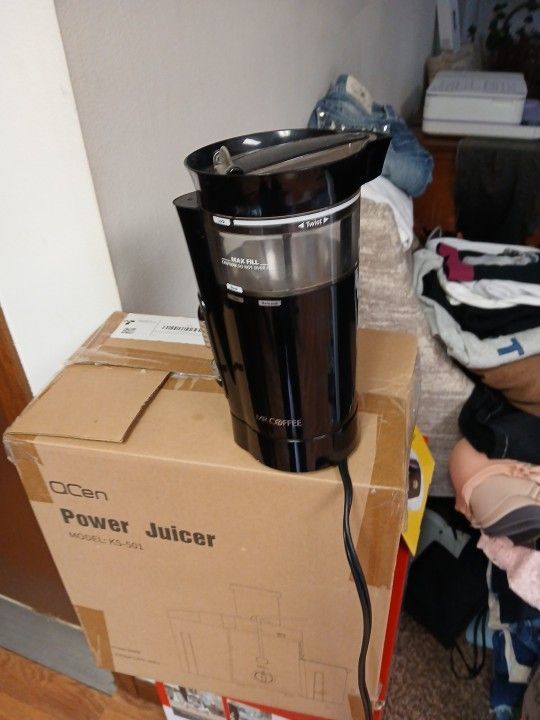 https://offerup.com/redirect/?o=TXIuQ29mZmVl Bean Grinder