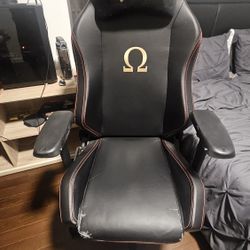 Secretlab Omega Racing Gaming Chair