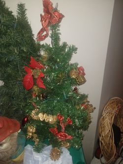 Prelighted Decorated Tree 2,Ft New In Box