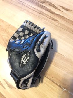 9.5 Easton right handed glove