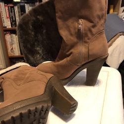 Daniel Laurent Size 6 Brown Boots