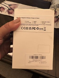 Mag leap Magnetic Wireless Charger And Stand