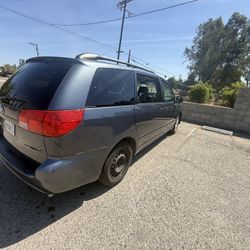 2009 Toyota Sienna 