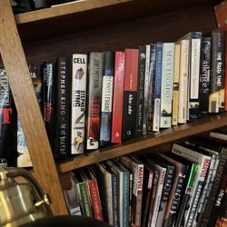 50 Books Of stephenKing And Dean kootnz