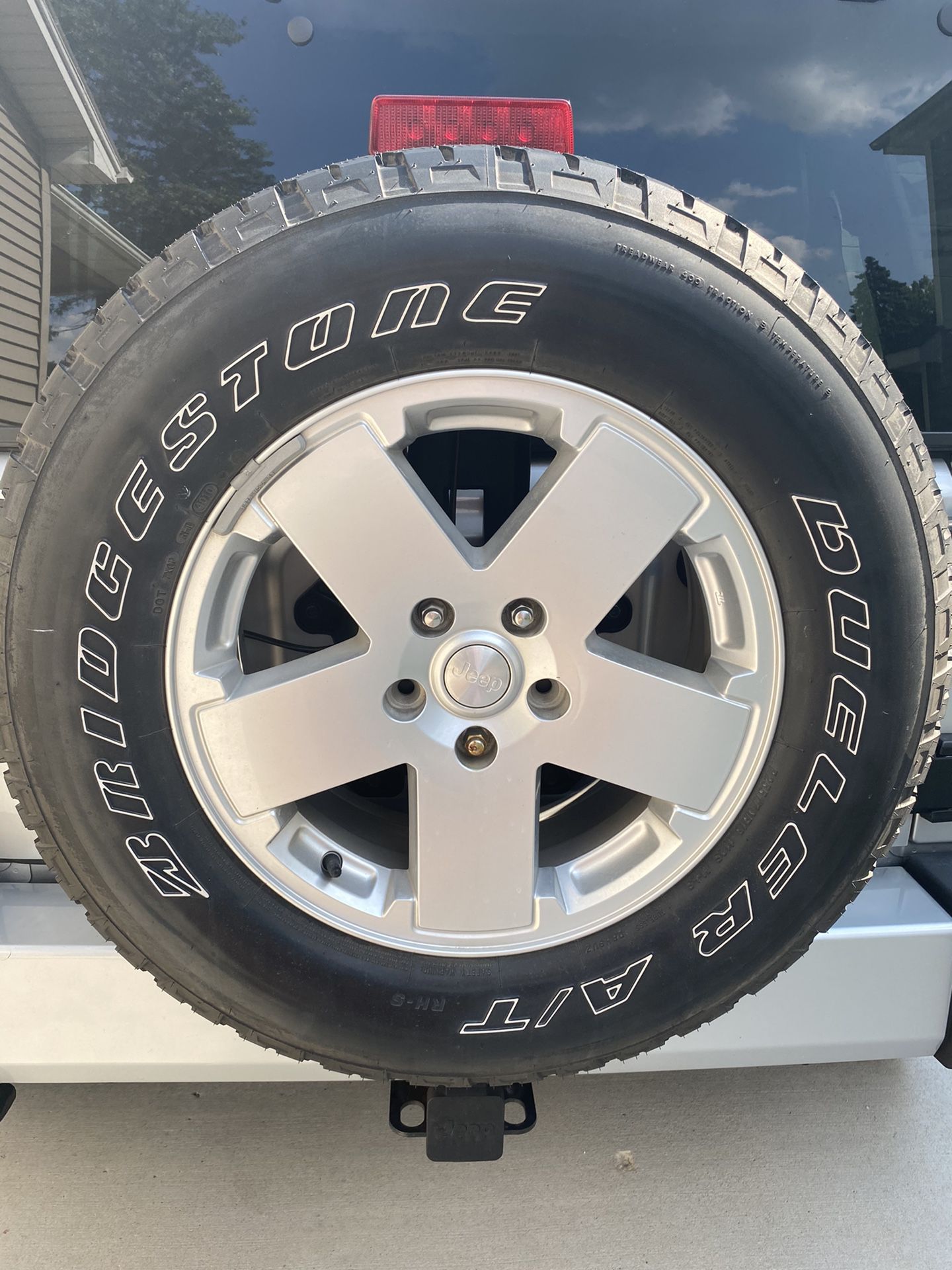 Brand New Wrangler tires and wheels (2011) p255/70r18