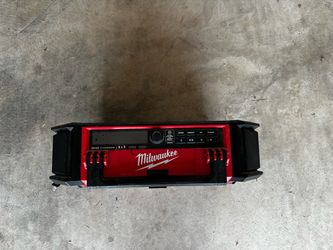 Milwaukee Packout radio