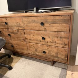 Westelm Wood 6-Drawer dresser( Originally Over $1000)