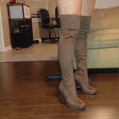 **New** JLo Thigh-high Stilletto Boots 