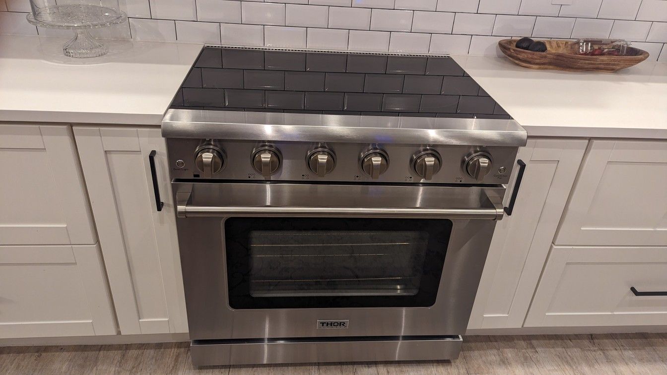 THOR Electric Range 36 Inch for Sale in Lake Worth, FL OfferUp