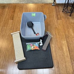 Large Cat Litter Box with Scoop Holder, Litter Pad, Scratching Piece & Cat Toy’s - I Have Also Added A Brand New Litter Scoop and Scratching Post 