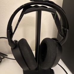 Steel Series Arctis 7x headset w/ stand